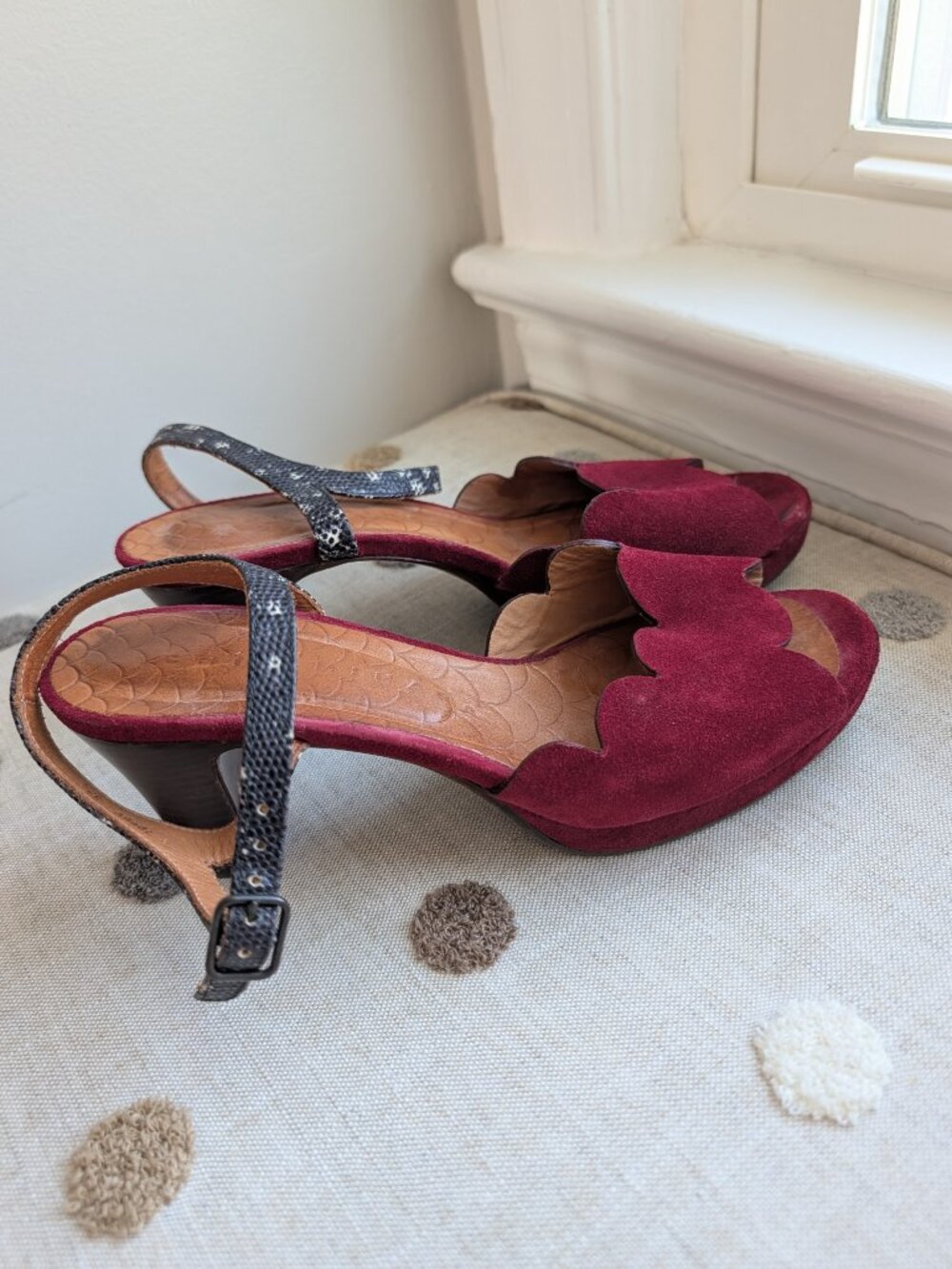 Chie Mihara Scalloped Suede Ankle Strap Sandals Heels US 7.5 / EU 37.5 - Picture 3 of 9